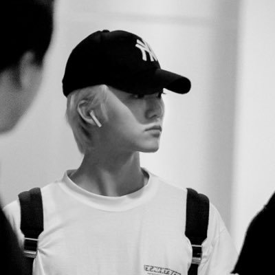 mynameislion_n's profile picture. มันไม่มีเหี้ยไรซับซ้อนเท่าใจมนุษย์เเล้วแหละ 🦋 | ลูกชาย @jaii_xp 💗 | ไลอ้อนเป็นหมา