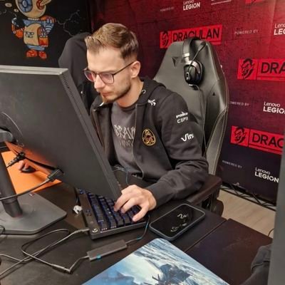 maloku_mel98053's profile picture. 