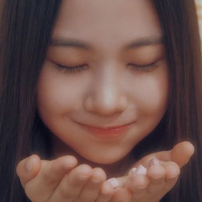 only4yui's profile picture. 이번에 유이가 데뷔해요😾 #yuiforever tt:@sujinniez ❤️ that one girl that yaps a bit too much abt sujin #missyui💔