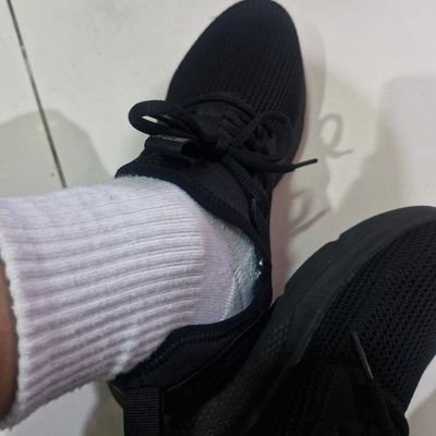 blueandgrayskyy's profile picture. Hi! Love to wear and see white socks combined with black shoes!