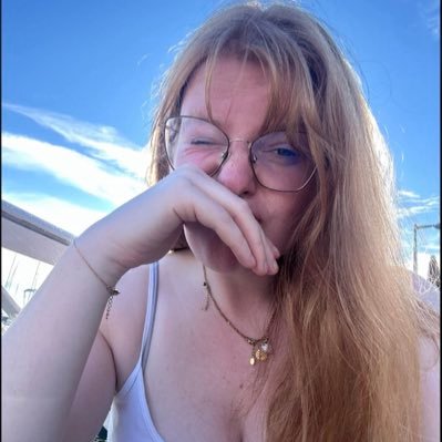 EnolaLuh's profile picture. 