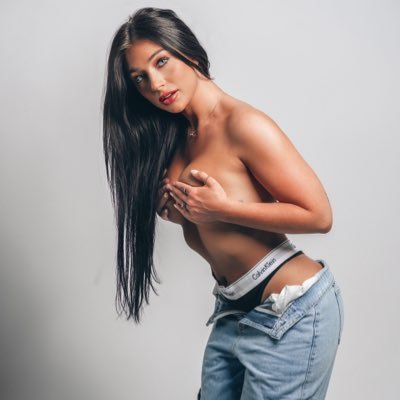 meggmullins's profile picture. come chat with me 👇🏼 • ig: megmullinss