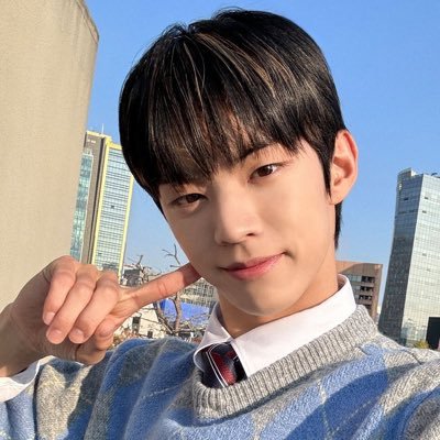 _hikuun's profile picture. 