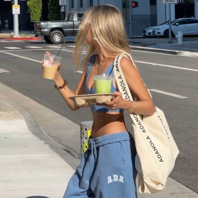 CarolinePa472's profile picture. like to see the dessert menu, please