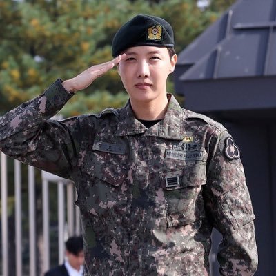 JungHoSeok6xc's profile picture. South Korean Rapper, Singer-songwriter, dancer, and Record Producer