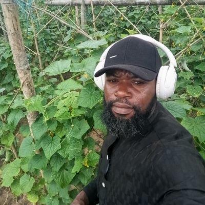 smayee's profile picture. progressing with aggression... Evil gives good a meaning so is good give evil a meaning. Life is a two a way prong.  Arsenal all d way.