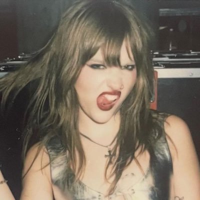 zittiebnl's profile picture. it seems my hell is your high water.