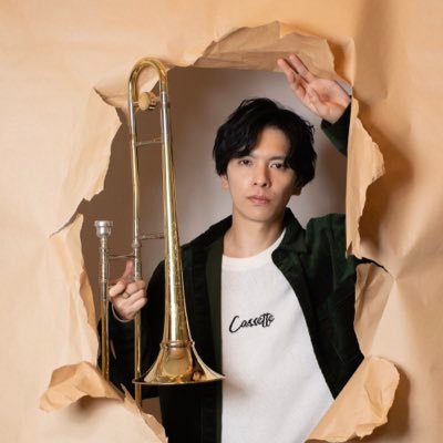 happy_trombone's profile picture. ハンサムです。 音楽家/モデル S.E.Shires Endorser 出演依頼、レッスンはDMにて ハンサム分析化学研究室→https://t.co/PVxusT9G3v