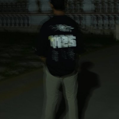 Esh_ayat's profile picture. 