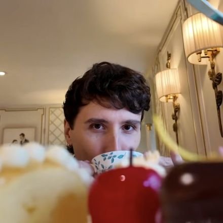 kookminesi's profile picture. 25 | she/they |