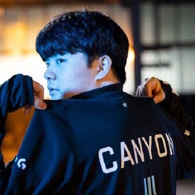 dev_evt's profile picture. just rawdog it | @wavythy