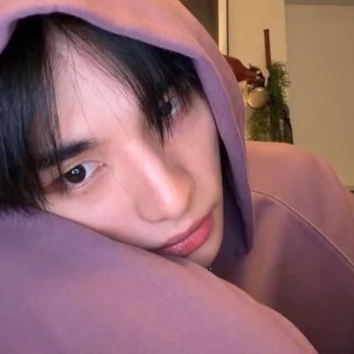 omegahyune's profile picture. .