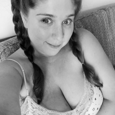 LisaRyo1981's profile picture. 