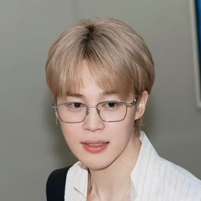 UPoopae's profile picture. On a starry night, hope you sleep tight