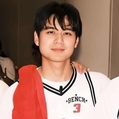 chenn_3002's profile picture. Everyone calls me Chenn but River call me Jen 🤭✨ #RIVERJOSEPH 💙💙💙 SOLID RETRIVER 🐾 #AZVER @retRIVERsOFC