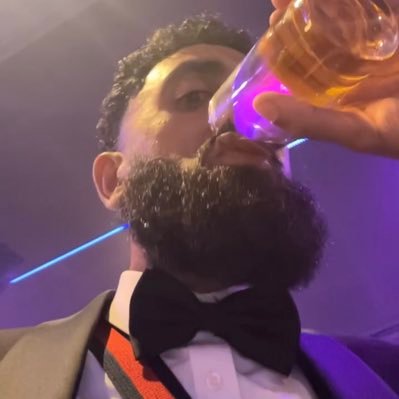 Lee211294's profile picture. 