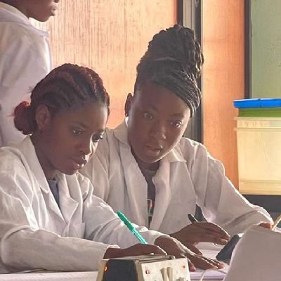 NeverShutting's profile picture. Just a chill tall girl 💋 Gold medalist 🏅