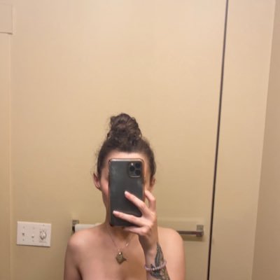 EstherA96728075's profile picture. are you willing for free nudes and hot videos and sexting free FaceTime and pics trade message me on telegram https://t.co/WQVtwsZdg4