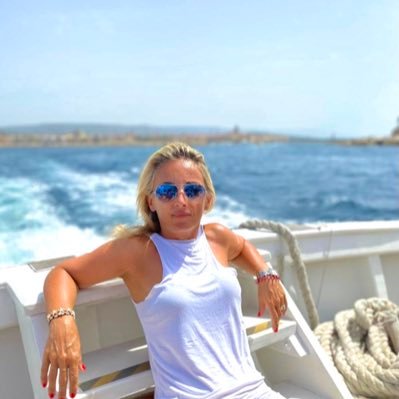 marika_mk's profile picture. Ridere, il piu' possibile, quando possibile. Non prendersi troppo sul serio. Avvocato penalista.