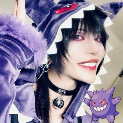 maga_maga_czq's profile picture. メンズアイドルの まがまがしずくです 紫担当です 最近よくビジュアル系？の誰かと間違えてフォローしていただく事がありますが 他人の空似です とても迷惑しています‼️おかげですっかり当方アンチ‼️信者は回れ右‼️😡たまにポストする楽器っぽいやつは護身用の鈍器です🐧※楽器は弾けません