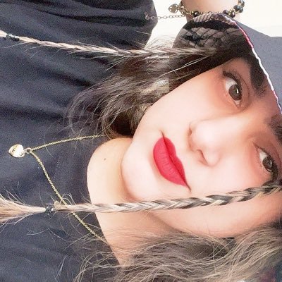 CurlyhWnii's profile picture. خیال باف🪐✨