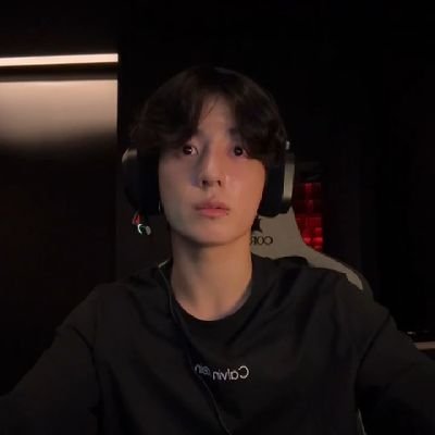 koocons's profile picture. on that bts blunt                                                            btxtis