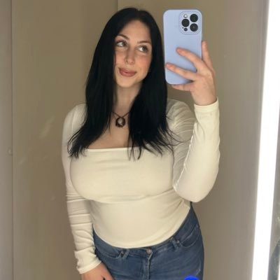 carla222_'s profile picture. 