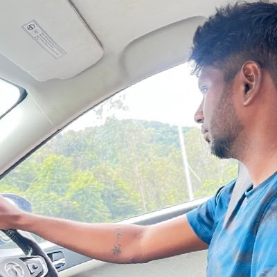 vignesh_gt's profile picture. Human being!