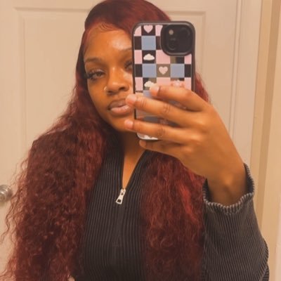 naydisnaydat's profile picture. 