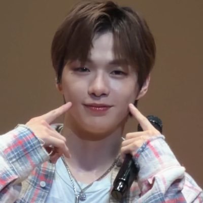 Flying_h_d's profile picture. ☀️🐱🎤🎧. fan account KANGDANIEL