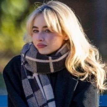 vqronas's profile picture.