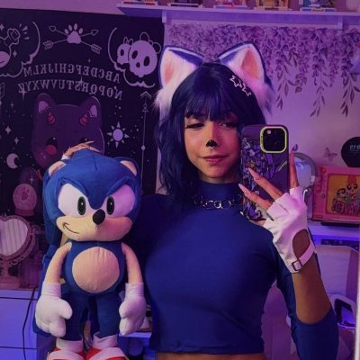 Salmasndr's profile picture. I have permanent tan lines and cosplay a lot :3 I only respond in the link below!!
