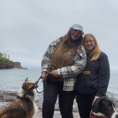 QueenElizabean's profile picture. 27 Times around the sun ☀️ (She/Her)