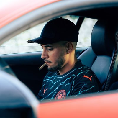 vistraaal's profile picture. 