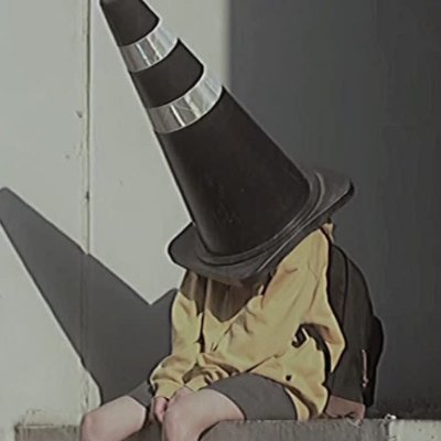 perdevean's profile picture. Perdeler inip ışıklar söndüğünde!