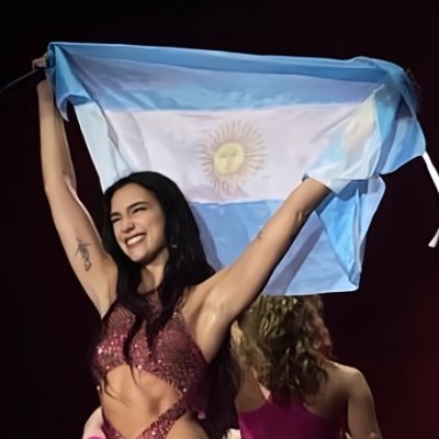 AdrielAndaluz's profile picture. Cuando era adolescente iba a escuchar música a Musimundo