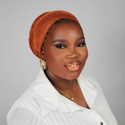 KaosaratAlarape's profile picture. Akẹ́kọ̀ọ́ gboyè B.A Ìmọ̀ ẹ̀dá-èdè àti Yorùbá
Ọmọ Yorùbá àtàtà
Ògbufọ̀ Èdè Gèésì lọ sí èdè Yorùbá
I'm an Online Yoruba language tutor
Ọmọ Nàìjíríà 😍❤️