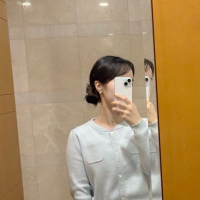 pinkleeew's profile picture. 20代後半/ハイブランドxノーブランドのシンプルなジュエリーで気品のあるコーデを。/ジュエリーブランド  デザイナー▶︎ https://t.co/jFlF0pk4Si