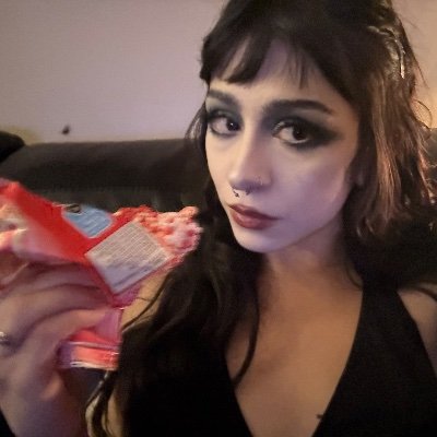 toesaregone's profile picture. title fight folklorist, lebanese lady and artist