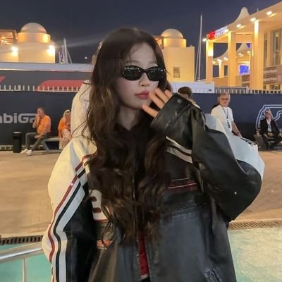 nihaoarkadaslar's profile picture. 