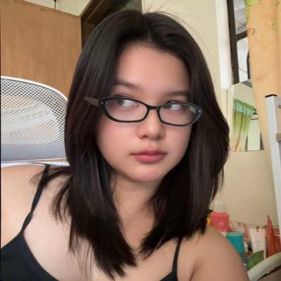 chrstl_j's profile picture. i’m back!