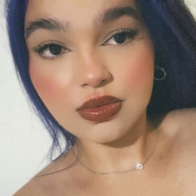 alinena03's profile picture. • Hit Me Hard And Soft •