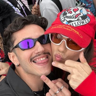 rherikehilton's profile picture. Pensamentos completamente intrusivos