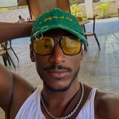 hmph_y's profile picture. LLB | Human Rights Advocate | Casual Runner