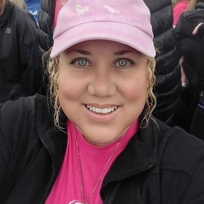 RikaV78's profile picture. Short! Sassy! Sunshine Seeker🌻Black Rose 🖤