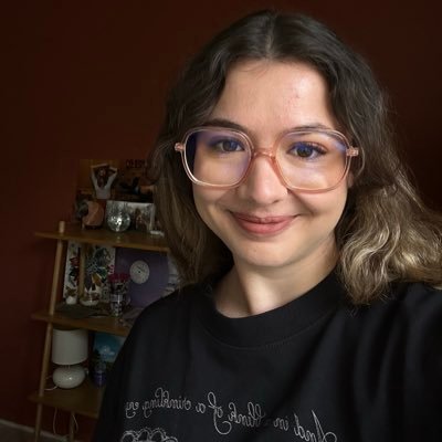 laurashaze's profile picture. 25 | english teacher ☕️ swiftie - infj 🪩 Eras Tour june ‘24 🕯️ 🌲 evermore girly 🧣 lizzy mcalpine oct’24 🤎 free palestine