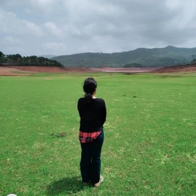 shreya_dhore's profile picture. 