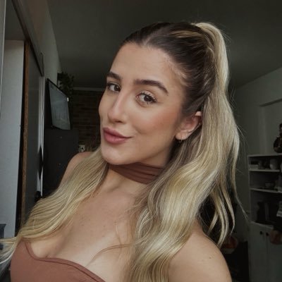 NevilynEduarda's profile picture. 