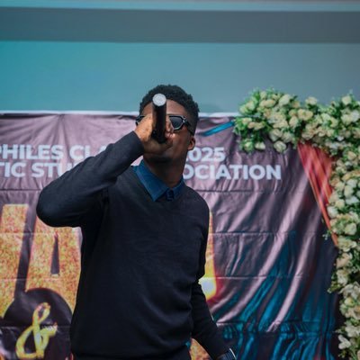 hermi_eee's profile picture. the official twitter account for Hermie