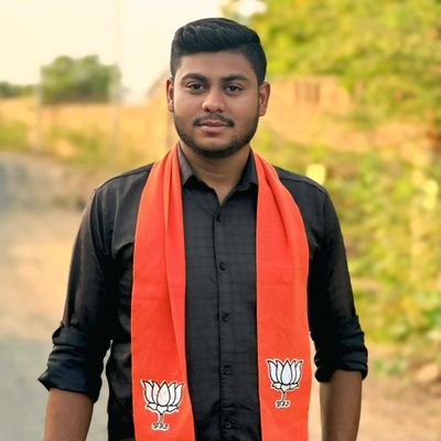 RANAVIRENDRA77's profile picture. 🪷_B.J.P. KARYAKARTA_🪷
🙏_મારા માતાપિતા ના ચરણો માં મારા લાખ લાખ વંદન _🙏